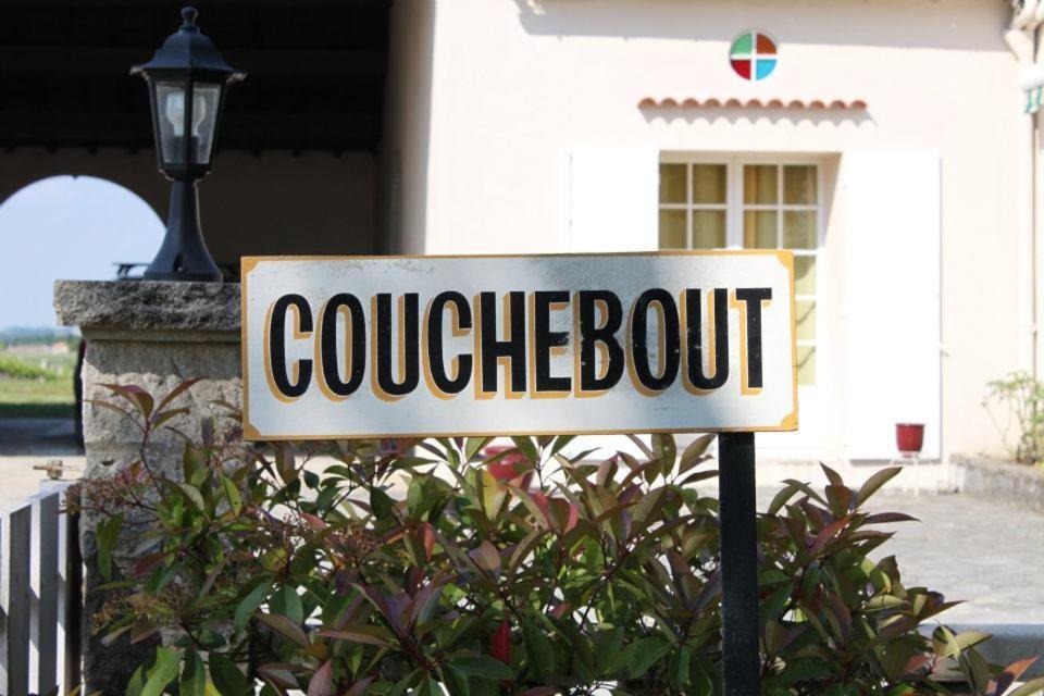 Chateau Couchebout Bed & Breakfast Pugnac Exterior photo